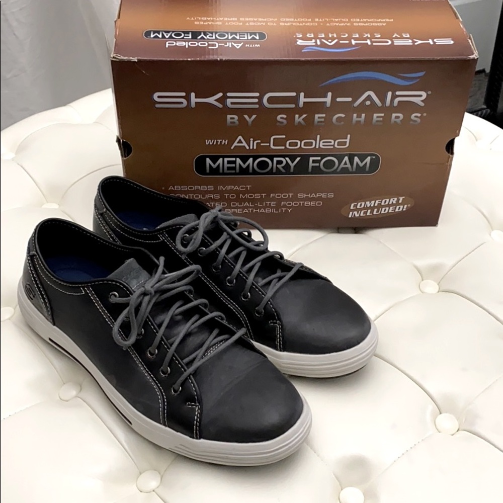 Sketchers Men’s 13 Leather Sneakers